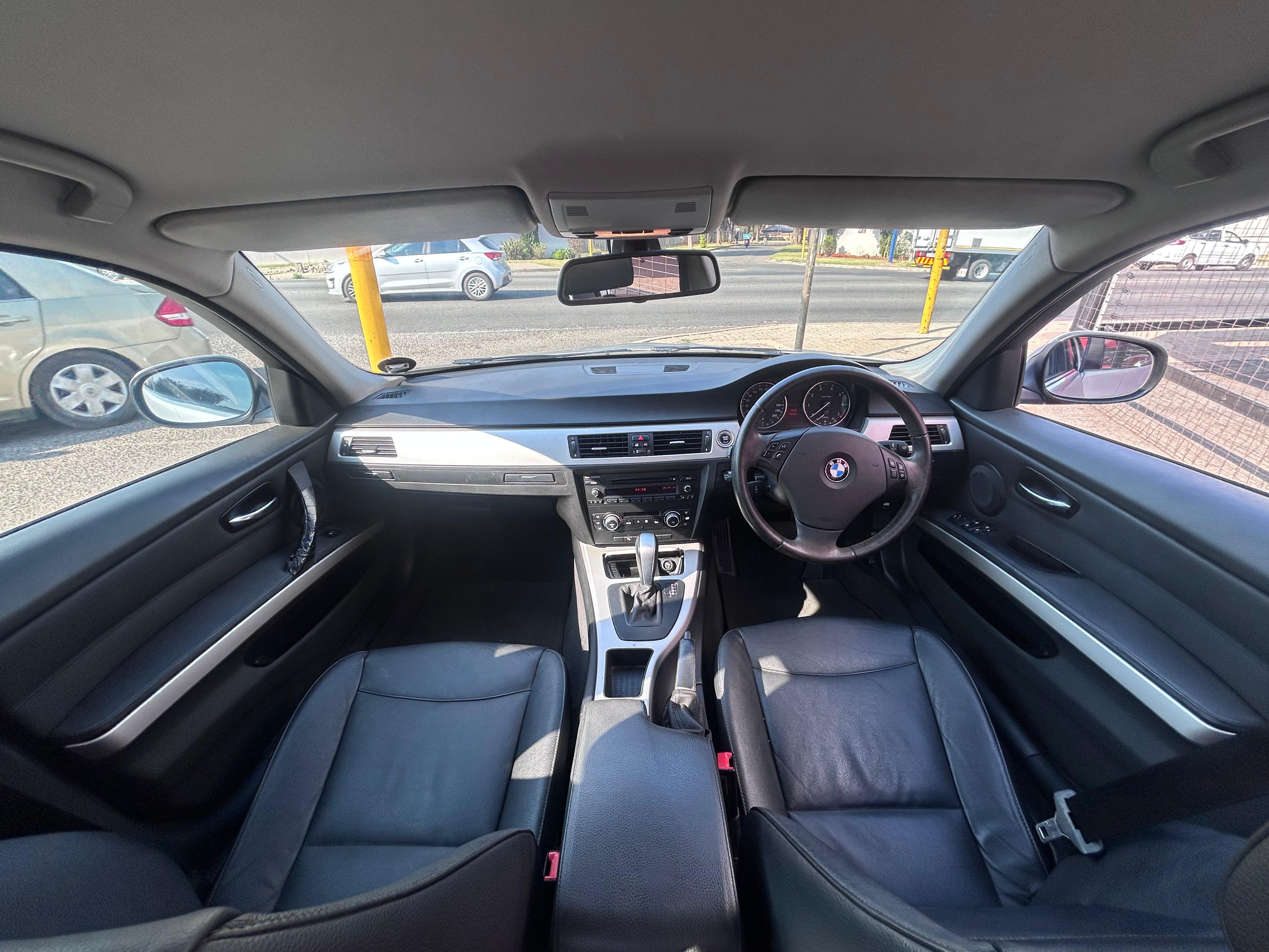 2010 Bmw 320i A/T  thumbnail