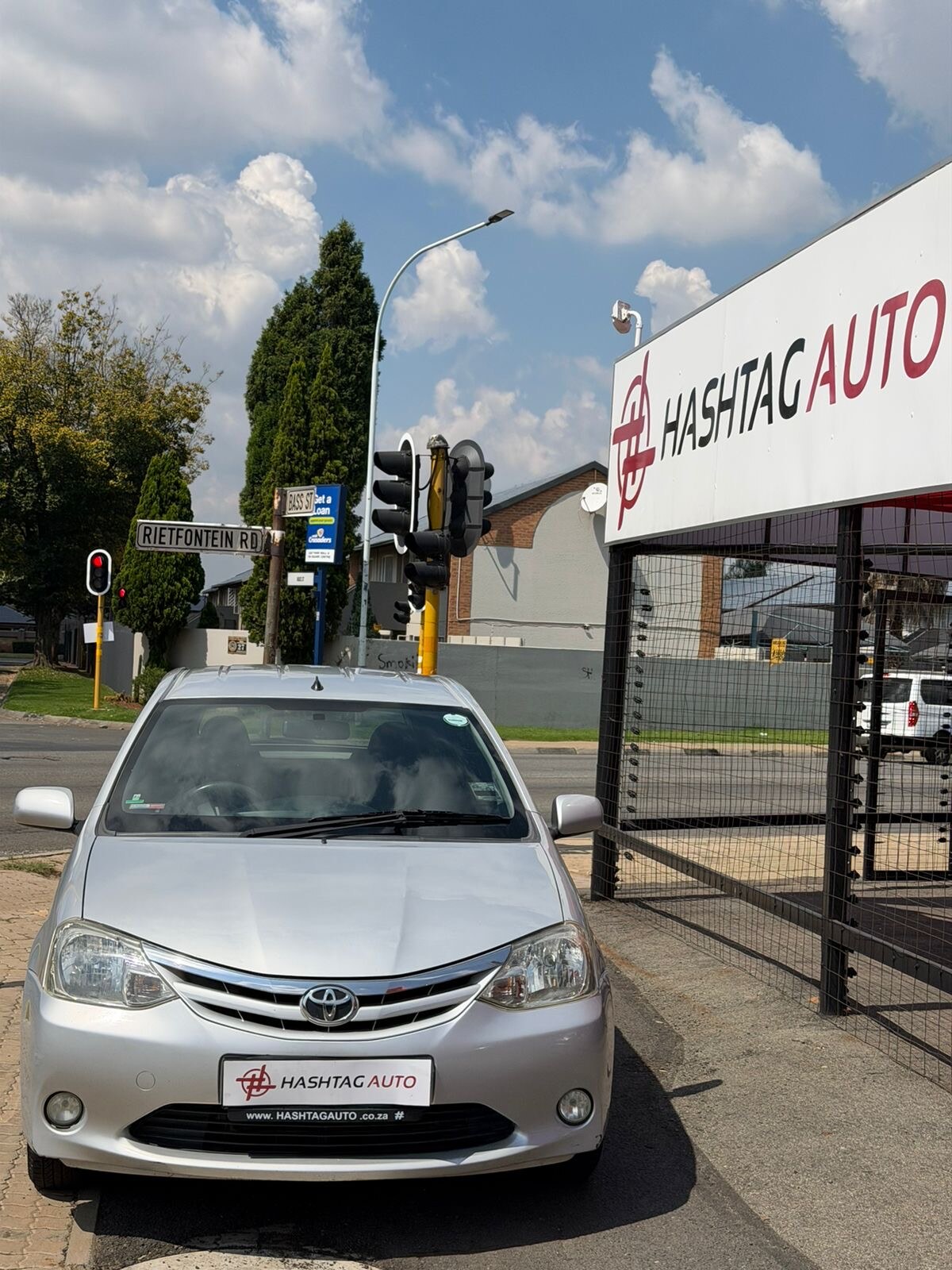 2012 Toyota Etios 1.5 XS 5Dr thumbnail