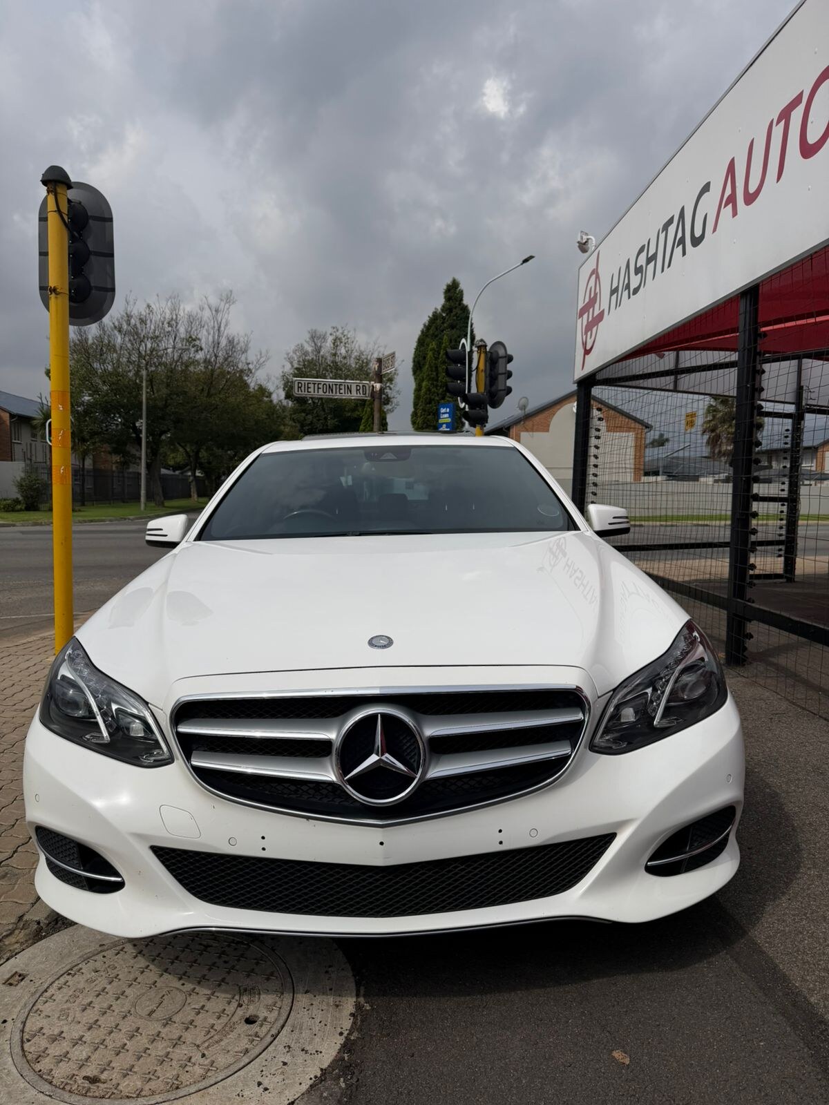 2014 Mercedes-benz E200 CGI A/T thumbnail