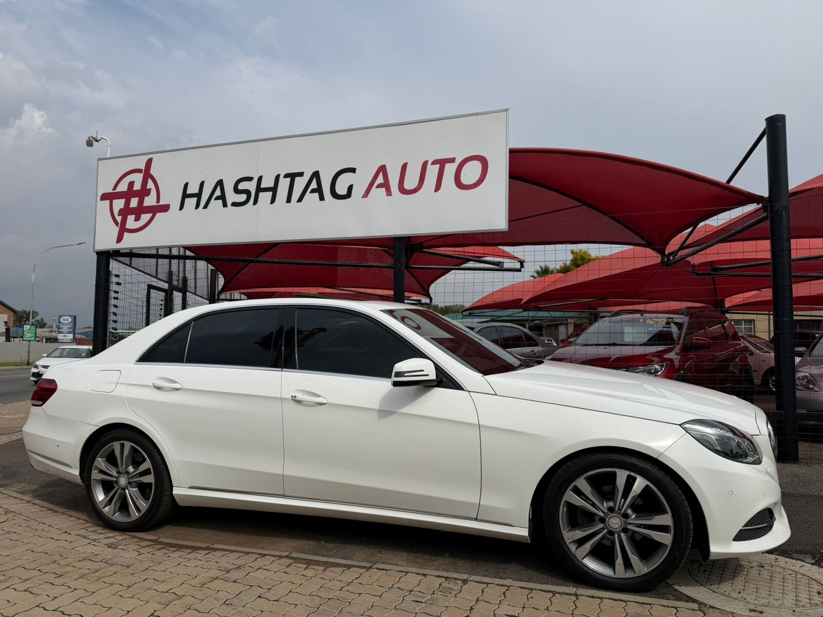 2014 Mercedes-benz E200 CGI A/T thumbnail