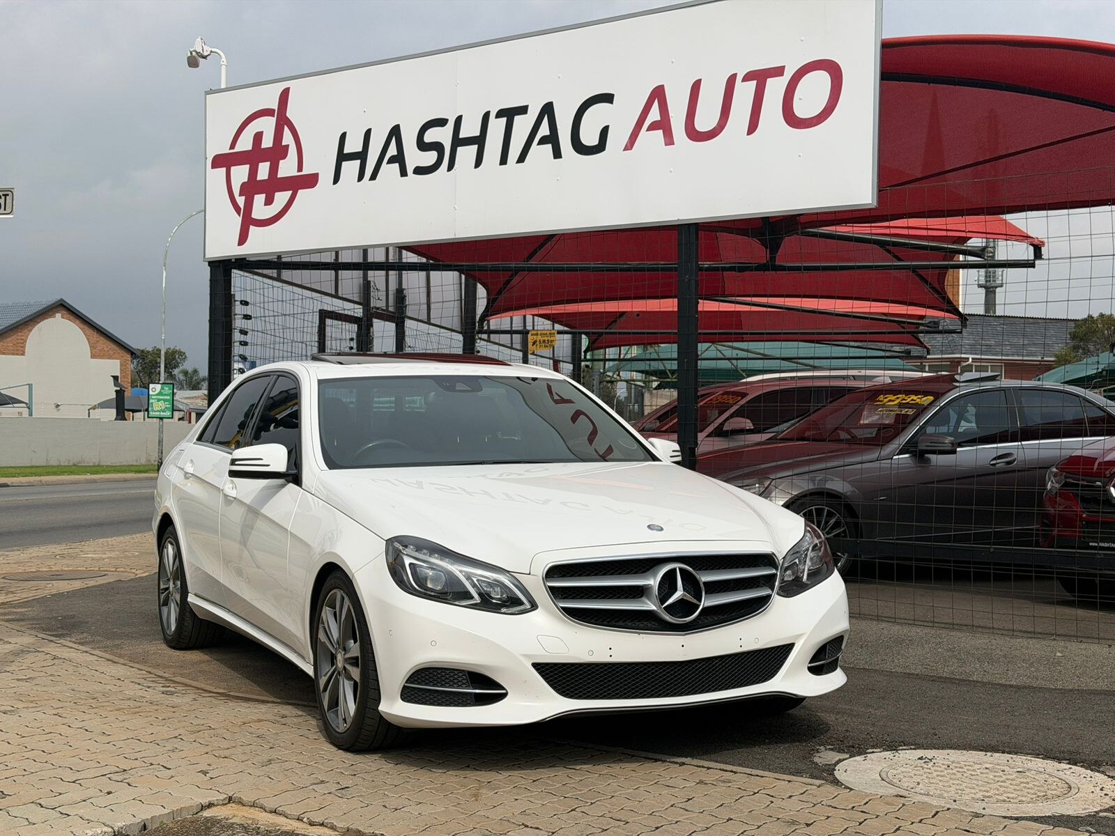 2014 Mercedes-benz E200 CGI A/T thumbnail