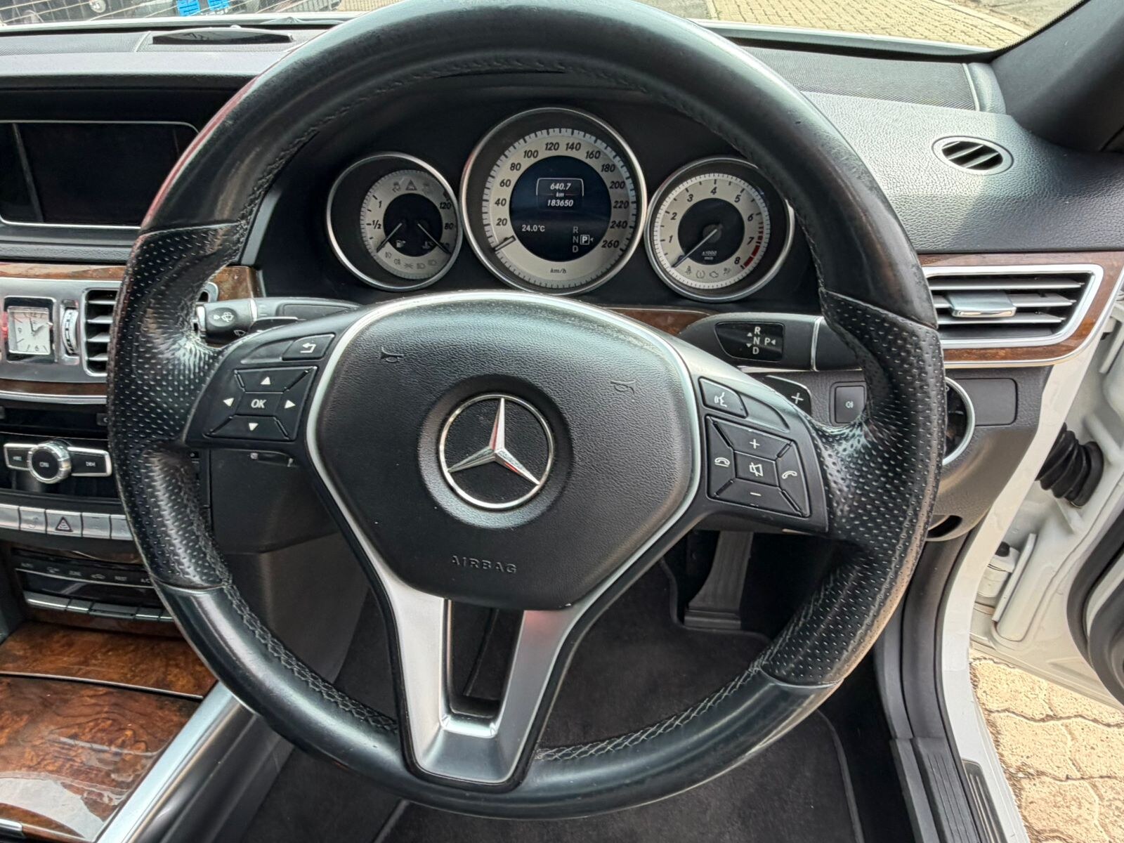 2014 Mercedes-benz E200 CGI A/T thumbnail