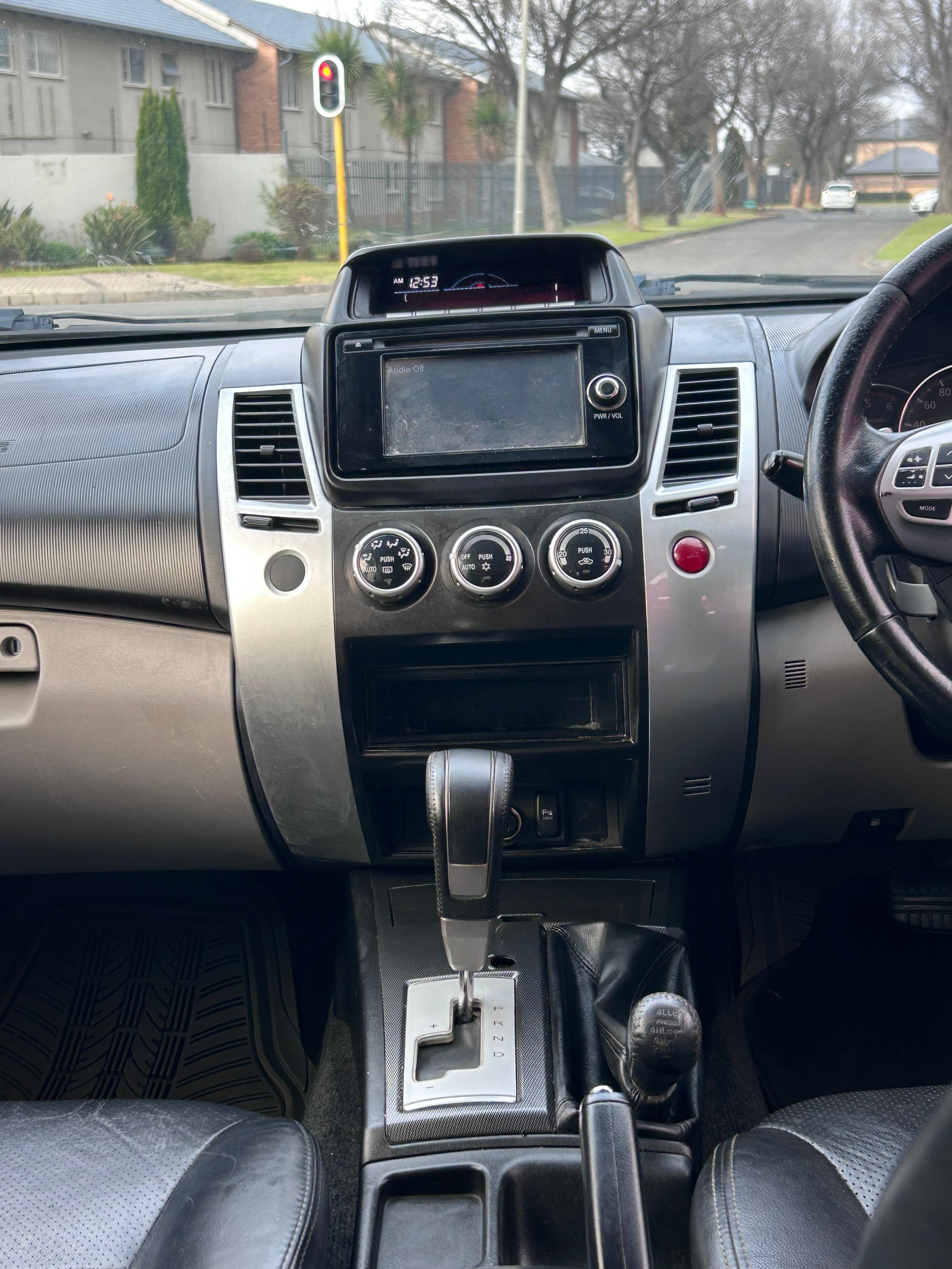 2014 Mitsubishi Pajero Sport 2.5 Di-D 4x4 A/T - 7 SEATER  thumbnail