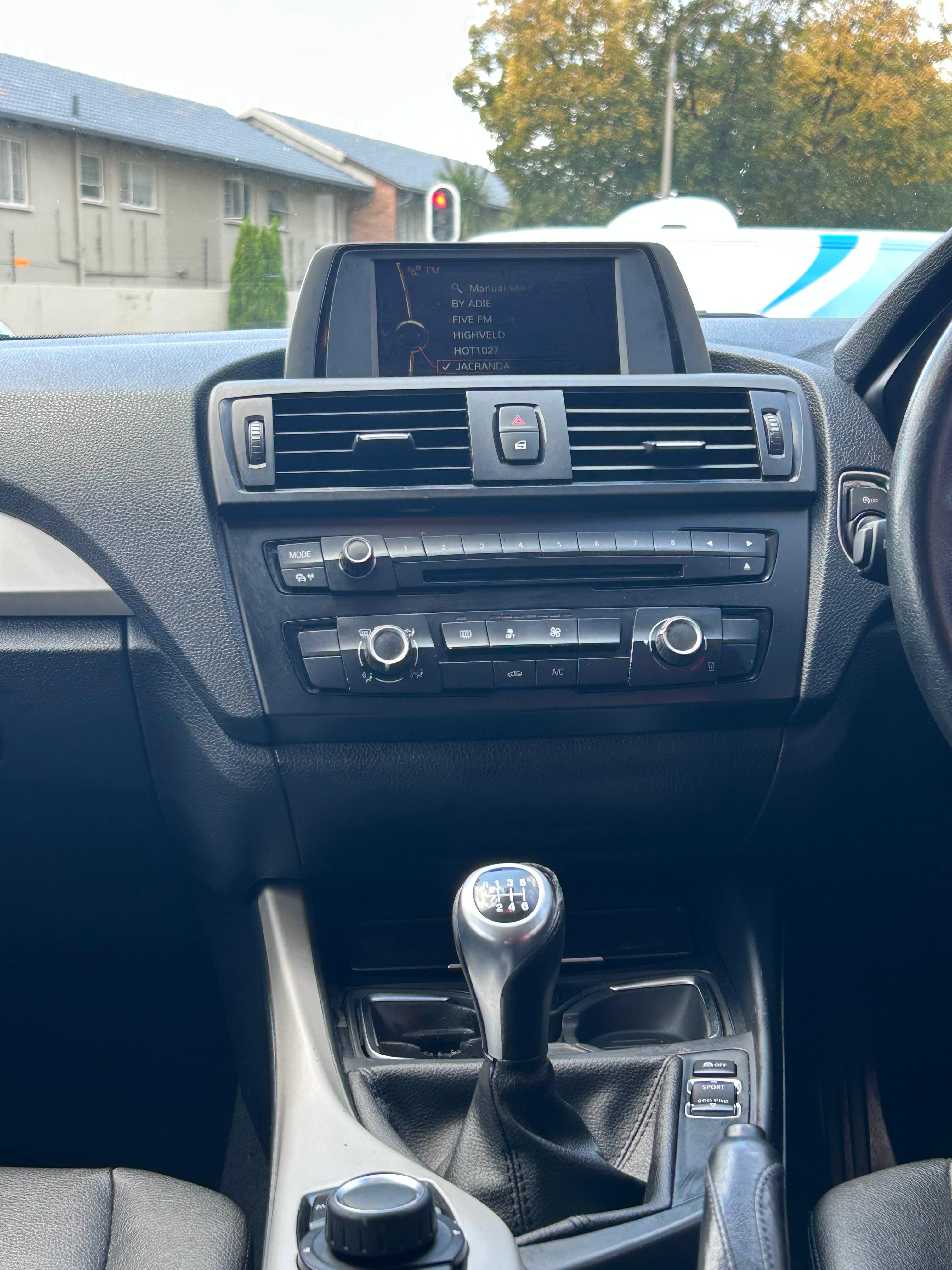 2015 Bmw 116i 5dr thumbnail